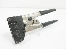 1-853400-3 Amp 1-231652-0 Hand Strip Tool And Die Set 8p Line Non Keyed