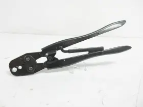 220197-1 Amp -a Hand Crimp Tool With Locator Tri-axial Plug And Bulk Head