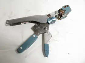 230971-1 Amp Incorporated Crimping Tool