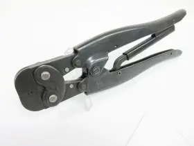 47042 Amp Hand Crimp Tool 24 - 22 Awg Type F Daht Sh