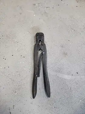 49556 Amp Vintage 22-16 1 P.i.d.g. Ratcheting Crimp Tool