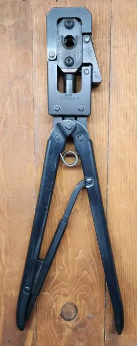 543424-7-0 Amp 543344-1 Hand Crimping Tool With Die