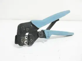 354940-1 Amp 58530-1 Die 10 - 12 Awg And Frame Hand Crimp Tool