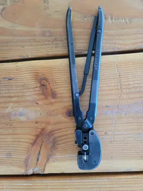 Amp 59252 Hand Crimper Crimping Tool Black Sheath Metal Made In Usa
