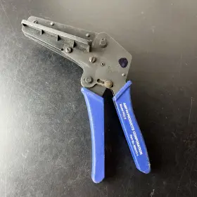 606717-1 Amp Fcc-2 Flat Ribbon Cable Hand Cutting Cutter Tool