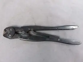 69324-j Amp 22-10 Type W Str Ratchet Crimping Hand Tool