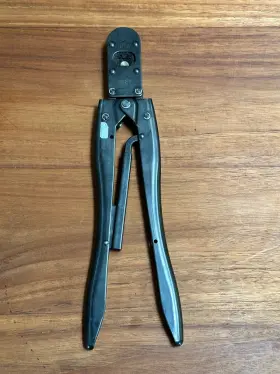 722560-1 Amp Hand Crimping Tool 8811-01 9304-01 - Clean Working Condition