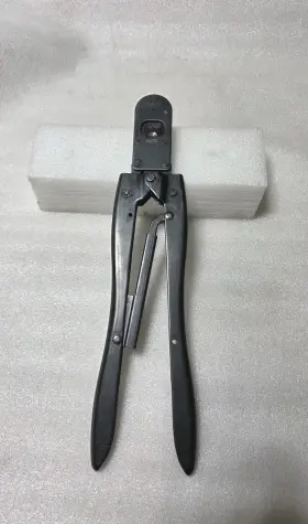 90072 Amp Te Connectivity Hand Crimping Tool 24-22 Type F