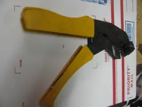 9324-0 Amp Wire Crimper