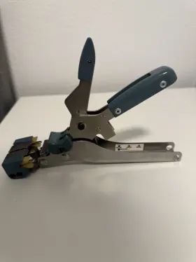 230971-1 Amp 9739 Inc. Tool No. M9739 Usa Made O1