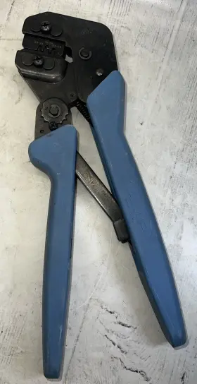 F-0032 Amp F-0032/ 28-24/18-16/24-20 Ratcheting Crimp Tool Heavy Duty Clamp