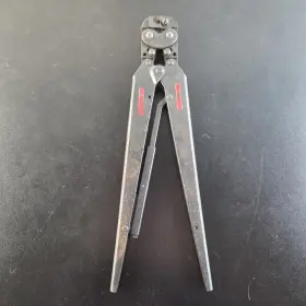 M-9301 Amp Crimp Tool Hand Crimper M 9301 22-16 1-2 P-g 45160