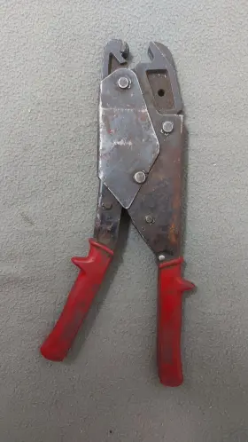 Oh25 Burndy Hytool One-hand Ratcheting Lug Crimper Tool Used Surplus