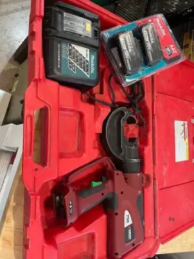 Pat750li Burndy Hydraulic Battery Operated Crimper Patriot Crimping Tool Working