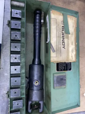 Y34a Burndy Hypress Hydraulic Crimper Tool With Case And 10 Dies