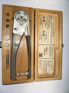 Cannon Cct-1612 Plugs Hand Crimping Tool