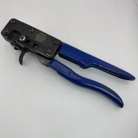 Ht-213 Dupont / Berg Ht 213 Crimping Tool # 13154 Connector Wire Connecting Clean