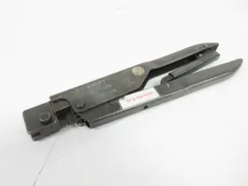 411092-1 Dupont Ht-129 Hand Crimp Tool 411091-1 Die And Awg 22 - 26
