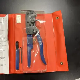 Ht-208 Dupont Berg Electronics Hand Crimp Tool With Case Spare Wire Stop