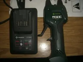 Ek50ml12011 Greenlee Ek50ml Cordless Crimping Tool And Battery Charger Case No