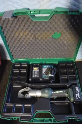 Ek622xl Greenlee/panduit Hydraulic Crimper Model 18v Li-ion