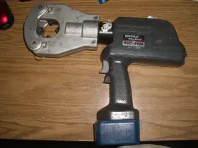 Rec-5750 Huskie 6-ton Hydraulic Crimper With Battery