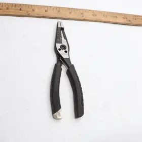 1005589772 Husky Wire Strippers 7 Inch