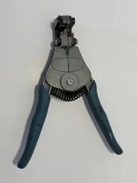 L-4421 Ideal 10-20 Stripmaster Rg-6 Coax Wire Stripper Tool