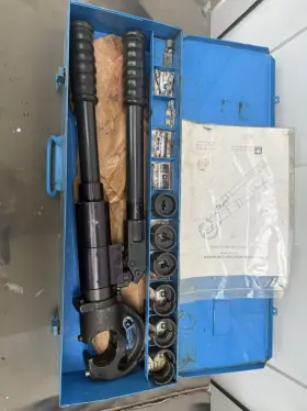 88-8836 Ideal 88-828 Hydraulic 12 Ton Crimping Tool With 6 Dies