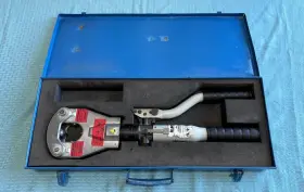 Idt-6 Illsco Ilsco Hydraulic Dieless Crimping Tool With Metal Case