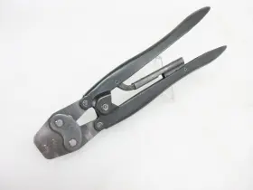 Sym-001t-p0.6 Jst Yc-121r For Hand Crimp Tool Contacts 26 - 22 Awg