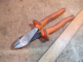 Klein D228-9-ins D228-8ins Insulated Diagonal Cutters