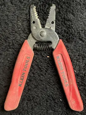11046 Klein Tools 092644740466 Red Wire Stripper Cutter 16-26 Awg Grip - Made In Usa Nice