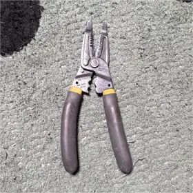 Klein Tools 11055w Wire Stripper/cutter Pliers Crimper 10-18 Awg