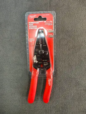 Milwaukee 045242301300 10-28 Awg Multi-purpose Wire Stripper/cutter With Reinforced Head