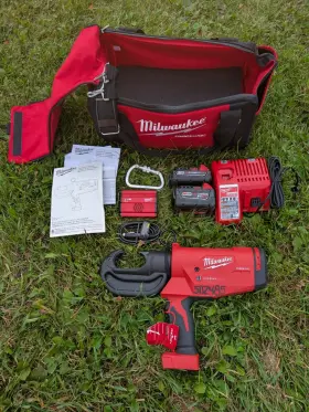 2778-22 Milwaukee 084045861567 M18 Cordless Force Logic 12 Ton Utility Crimper Kit