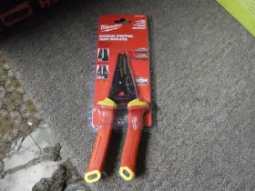 48-22-2214 Milwaukee New 1000v Insulated 10-20 Awg Wire Stripper And Cutter