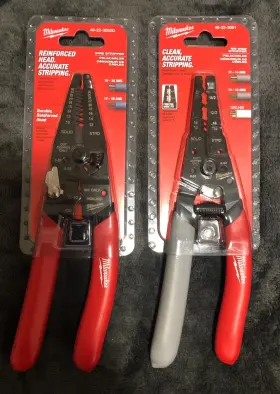 48-22-3052d Milwaukee New Lot Of 2 Wire Strippers And 48-22-3081