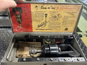 13642 Thomas & Betts Hydraulic Crimp Head And With Dies