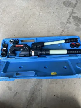 297-31858 Thomas & Betts Burndy Manual Hydraulic Crimper Crimping Tool And 7 Dies