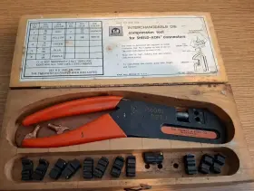 R4081 Thomas & Betts T&b And Interchangeable Die Compression Tool Set Det