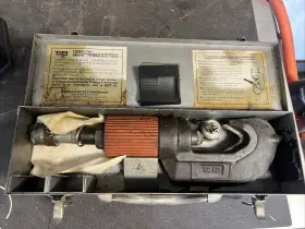 Tbm105-750 Thomas & Betts And Smart Hydraulic Crimping Tool