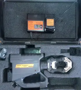 Tbm15cr-li Thomas & Betts Tbm15bscr And Betts/ Blackburn 15 Ton Battery Operated Crimper Kit