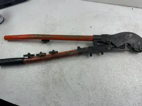 Tbm5-sv Thomas & Betts Used And Crimping Tool For Battery Connectors Lugs Wire Splices