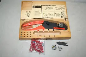 Wt640 Thomas & Betts And Crimping Tool With Case