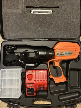 Bll-u42-p Utilco 18v 12 Ton Hydraulic Crimper Kit Orange With Charger And Case