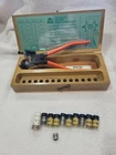 Thomas Betts WT-700 Shield Stripping Tool T&b New. Price: $50.40.